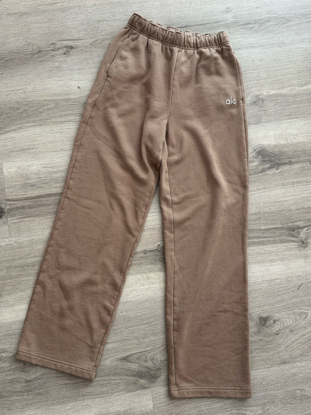 Alo Yoga Accolade Straight Leg Swearpants | Size XS
